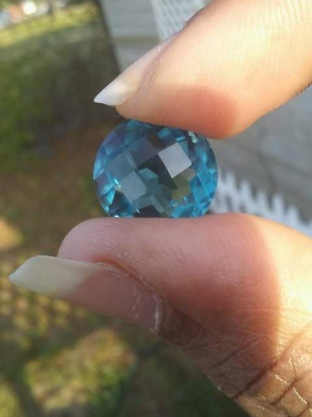 STUNNING & GORGEOUS!!! Natural 12.5ct Round Color Change Fluorite - Picture 2 of 7